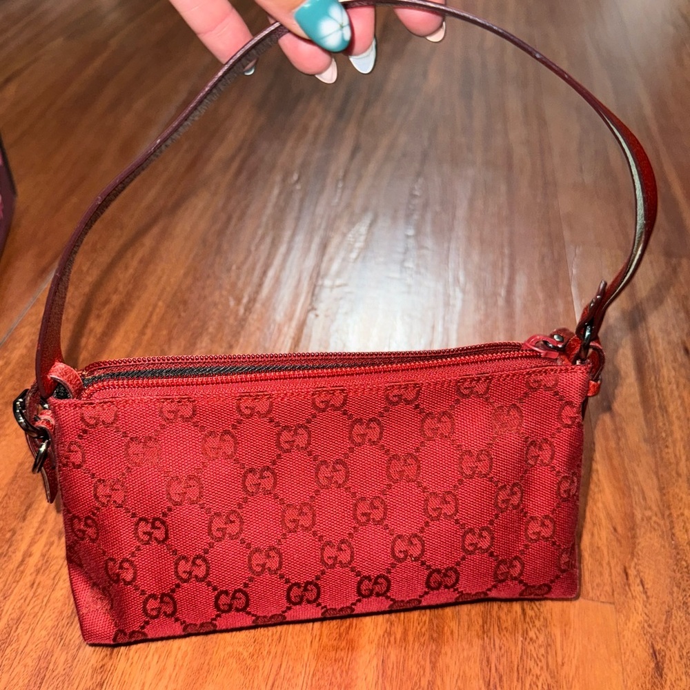 small gucci handbag